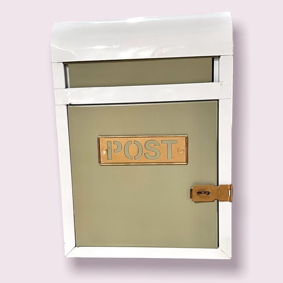 Other - Antique Style Green / White Mailbox